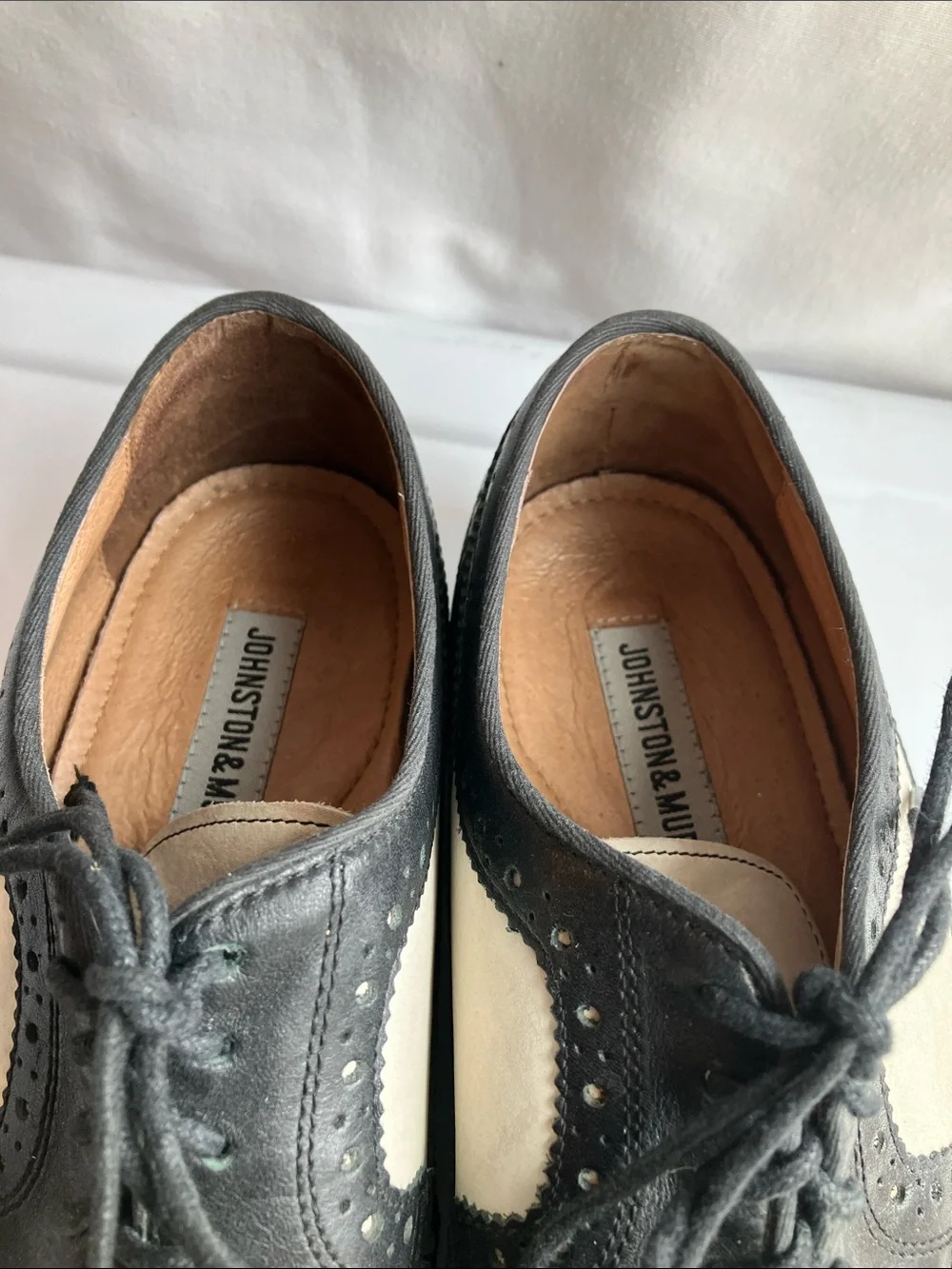Johnston & Murphy Conard Wingtip spectator Oxford dress shoes b&w